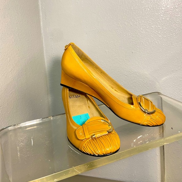 Vintage Stuart Weitzman yellow Wedge Heels Size 10 - Picture 1 of 3